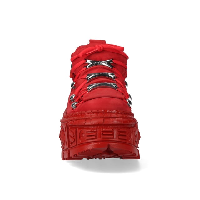 Los botines New Rock M-106WALL-C13 de la Colección Wall son una apuesta audaz en la moda alternativa. Fabricados en piel de vacuno de alta calidad con un interior de suave piel de becerro, estos botines combinan un llamativo acabado rojo metalizado con una impactante estética rockera y urbana. Con un imponente tacón de 10 cm y una plataforma de 8 cm, aportan altura y personalidad. La suela de PU-ULTRA es resistente y antideslizante, mientras que el diseño con cordones garantiza un ajuste seguro. Características principales: Material: Exterior: Piel de vacuno | Interior: Piel de becerro | Material de la suela: PU-ULTRA | Sistema de fijación: Pegado y cosido | Cierre: Cordones (cordón) | Altura del tacón: 10 cm | Altura de la plataforma: 8 cm | Altura de la caña: 12 cm | Estilo: Heavy, Rock, Urbano | Unisex | Diseño: Apto para todos los géneros | Colección: Wall: Una fusión de moda y estilo rockero