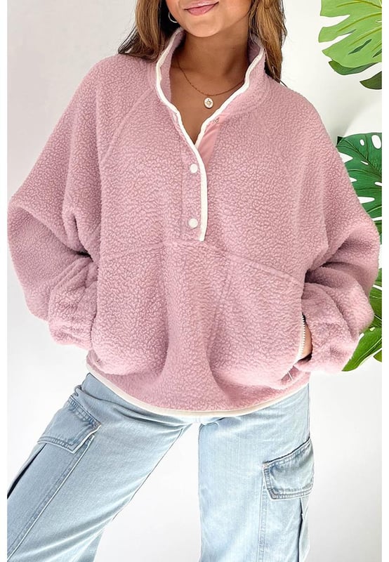 Stand neck design
  Half button front
  Zipped pockets
  Plush high
  quality fabric
  Elastic cuffs for a snug fit
  Loose fit for comfort and warmth
  Suitable for women of all ages
Material: 100% Polyester