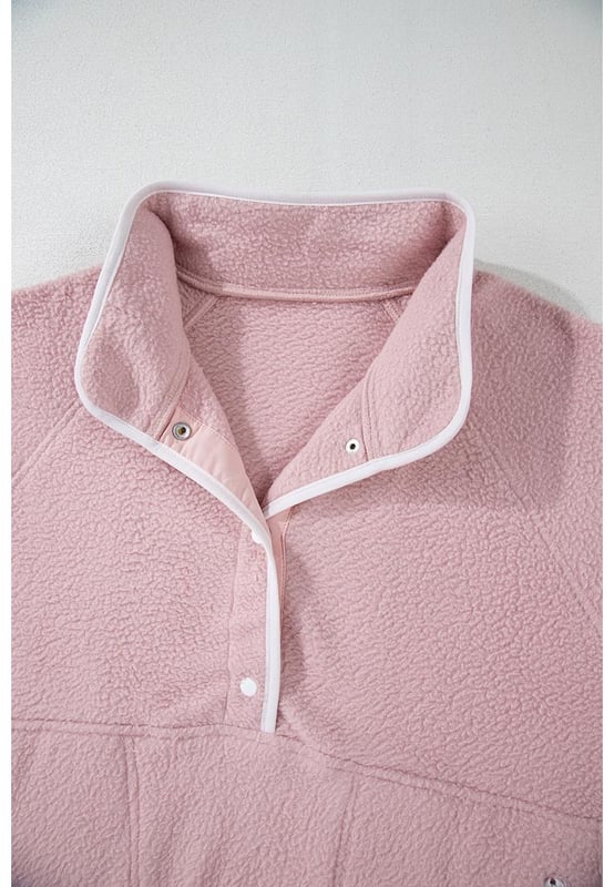 Stand neck design
  Half button front
  Zipped pockets
  Plush high
  quality fabric
  Elastic cuffs for a snug fit
  Loose fit for comfort and warmth
  Suitable for women of all ages
Material: 100% Polyester