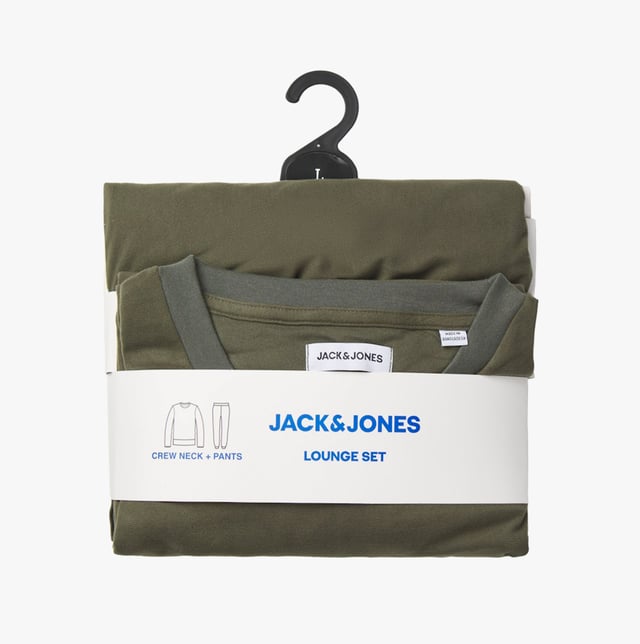 Jack &amp; Jones Jack &amp; Jones SOLID LOUNGE Set Mens Forest Night

Closure/Fastening: Zip

Features: Comfort

Item Weight: 0.4 KG

Clothing Fit: Regular

Single Or Multi Pack?: Single

Gift Boxed: No

Material Composition: 100% Polyester
Product Code: 12268536-FRSTNGHT