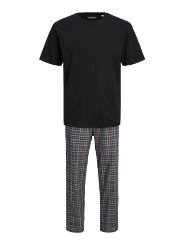 Jack &amp; Jones Jack &amp; Jones BASIC TEE Mens Pyjama Set Black

Closure/Fastening: Pull-On

Features: Comfort

Item Weight: 0.4 KG

Clothing Fit: Regular

Single Or Multi Pack?: Single

Gift Boxed: No

Material Composition: 100% Cotton

Clothing Features: Elasticated Waistband
Product Code: 12263659-BLK