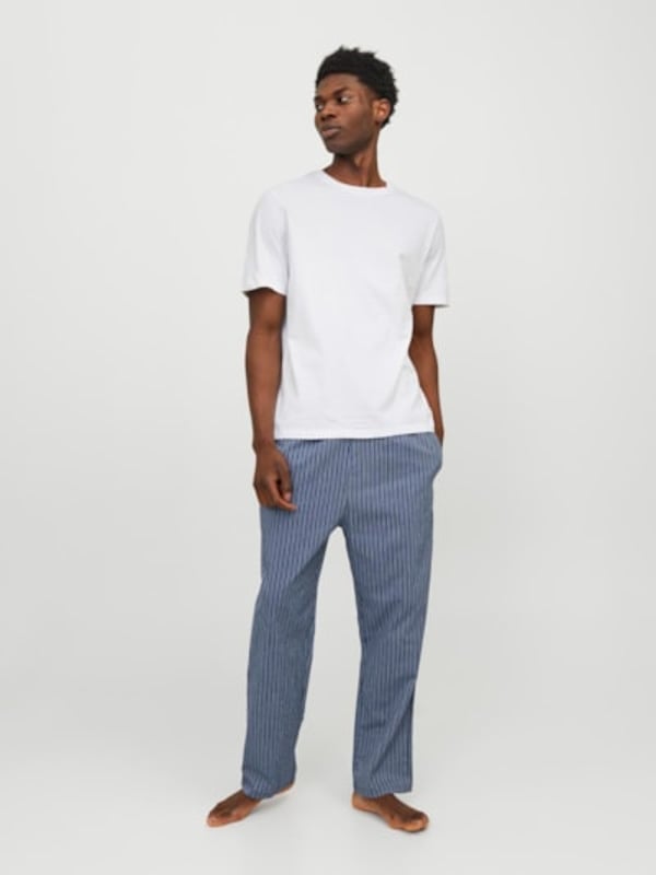 Jack &amp; Jones Jack &amp; Jones BASIC TEE Mens Pyjama Set White

Closure/Fastening: Pull-On

Features: Comfort

Item Weight: 0.4 KG

Clothing Fit: Regular

Single Or Multi Pack?: Single

Gift Boxed: No

Material Composition: 100% Cotton

Clothing Features: Elasticated Waistband
Product Code: 12263659-WHT