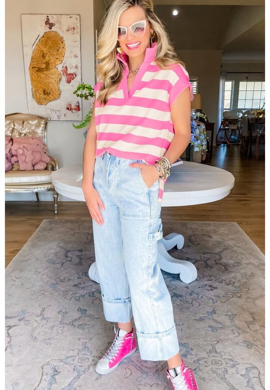 Pink Stripe V Neck Collared Cap Sleeve Top
  Stylish and elegant with a collared design
  Flattering V
  neck and cap sleeves
  Loose fit for comfort
  Contrast stripes create a classic striped print and color block effect
  Versatile top for casual or dressy occasions
Material: 50% Polyester 45% Cotton 5% Elastane