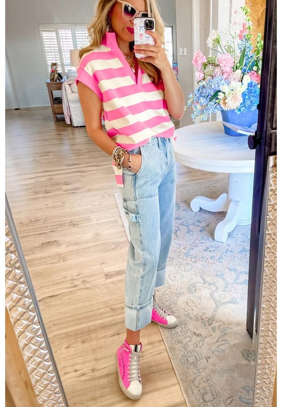 Pink Stripe V Neck Collared Cap Sleeve Top
  Stylish and elegant with a collared design
  Flattering V
  neck and cap sleeves
  Loose fit for comfort
  Contrast stripes create a classic striped print and color block effect
  Versatile top for casual or dressy occasions
Material: 50% Polyester 45% Cotton 5% Elastane
