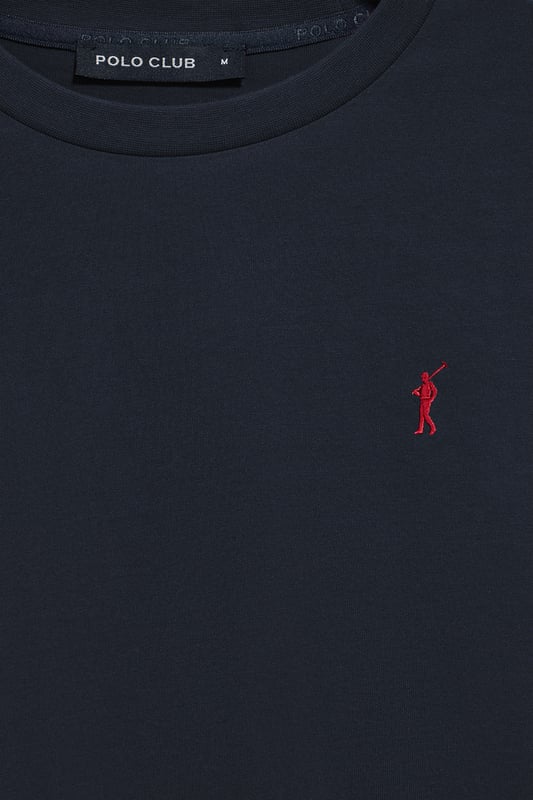 Entdecken Sie die perfekte Kombination aus Schlichtheit und Stil mit unserem klassischen Langarm-T-Shirt für Herren. Es ist aus weicher Baumwolle gefertigt und bietet den Komfort, den Sie sich von einem Essential wünschen. Der gerippte Rundhalsausschnitt sorgt für eine bequeme Passform. Das mit Logo versehene Nahtband der Krageninnenseite unterstreicht das Finish. Die unverwechselbare Rigby Go-Stickerei in Kontrastfarbe auf der Brust ist das i-Tüpfelchen, das dieses Poloshirt zu einem Must-Have in Ihrer Garderobe macht.