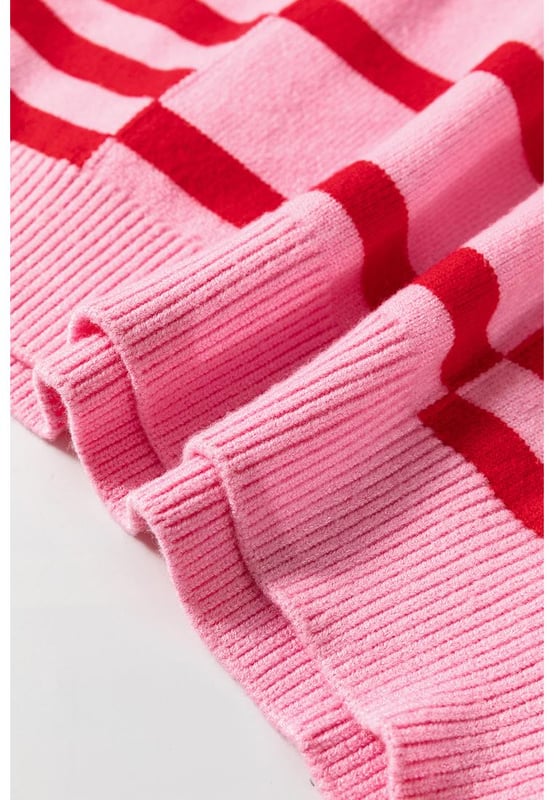 Patrón a rayas para un atractivo clásico pero moderno  
Mangas abullonadas y de moda para una silueta juguetona  
Diseño de hombro caído estiloso para un ajuste relajado  
Corte holgado para una vibra cómoda y desenfadada  
Alta elasticidad para un ajuste flexible y cómodo  
Material: 50% Viscosa, 28% Poliéster, 22% Poliamida