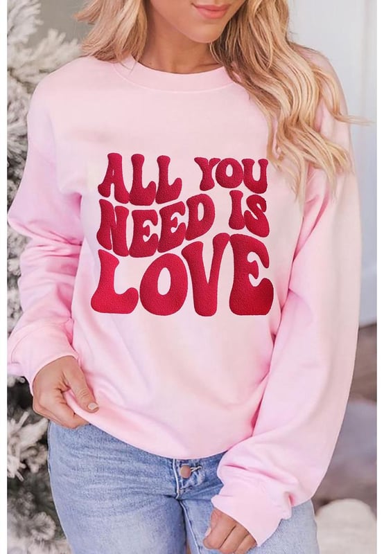 Sudadera estampada en rosa con el eslogan 'ALL YOU NEED IS LOVE' para San Valentín  
Una prenda conmovedora para la temporada del amor  
El eslogan de San Valentín captura el espíritu romántico de la festividad  
Ajuste cómodo adecuado para el uso diario o ocasiones especiales  
Combínala con jeans o pantalones informales  
Diseñada para múltiples Días de San Valentín en el futuro  
Material: 50% Poliéster 50% Algodón