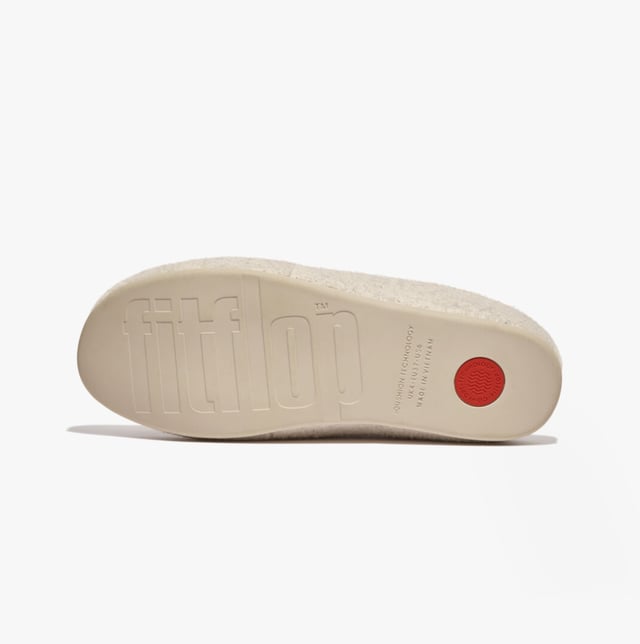 FitFlop CHRISSIE II HAUS e01 Womens Felt Slippers Ivory FitFlop FitFlop CHRISSIE II HAUS e01 Womens Felt Slippers Ivory
Upper Material: Felt
Lining Material: Microfibre
Sole Material: Rubber
Closure/Fastening: Slip-On
Features: Comfort
Toe Shape: Round
Shoe Width: Regular
Item Weight: 0.5 KG
Heel Height: Flat (Under 2.5cm)
Slipper Style: Mule
Gift Boxed: No
Product Code: GQ4-892