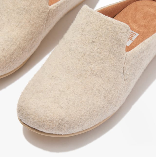 FitFlop CHRISSIE II HAUS e01 Womens Felt Slippers Ivory FitFlop FitFlop CHRISSIE II HAUS e01 Womens Felt Slippers Ivory
Upper Material: Felt
Lining Material: Microfibre
Sole Material: Rubber
Closure/Fastening: Slip-On
Features: Comfort
Toe Shape: Round
Shoe Width: Regular
Item Weight: 0.5 KG
Heel Height: Flat (Under 2.5cm)
Slipper Style: Mule
Gift Boxed: No
Product Code: GQ4-892