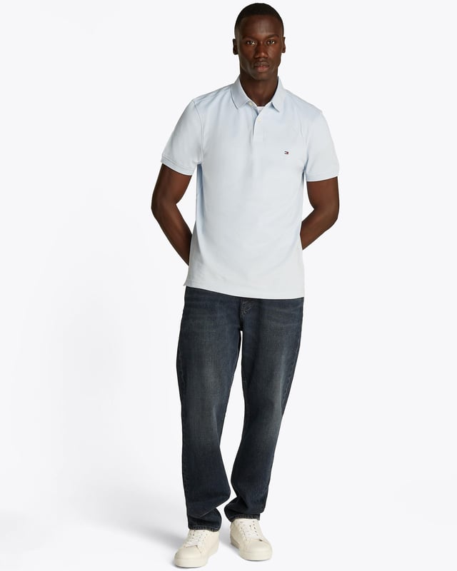 Med sin klassiska skärning och diskreta stil kommer denna piké polo att höja din smart-casual garderob.

Höjdpunkter
• Stretchig ekologisk bomullspiké
• Polokrage
• Tvåknapps-förslutning
• Tommy Hilfiger-logotyp
• Tommy Hilfiger-flaggbroderi på bröstet

Form & passform
• Regular fit

Sammansättning & skötsel
• 96% ekologisk bomull, 4% elastan

Stil
MW0MW17770