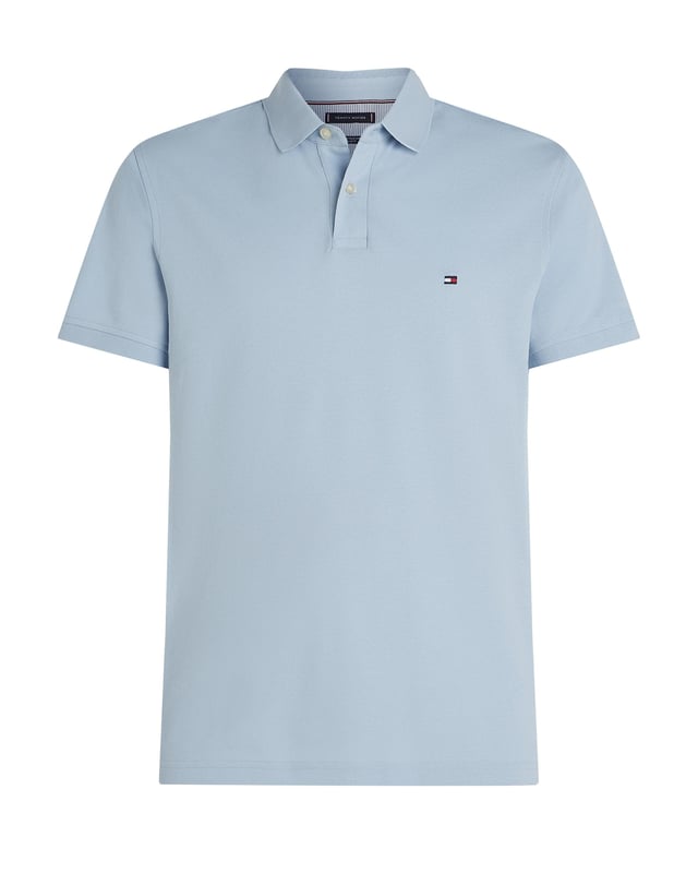 Med sin klassiska skärning och diskreta stil kommer denna piké polo att höja din smart-casual garderob.

Höjdpunkter
• Stretchig ekologisk bomullspiké
• Polokrage
• Tvåknapps-förslutning
• Tommy Hilfiger-logotyp
• Tommy Hilfiger-flaggbroderi på bröstet

Form & passform
• Regular fit

Sammansättning & skötsel
• 96% ekologisk bomull, 4% elastan

Stil
MW0MW17770
