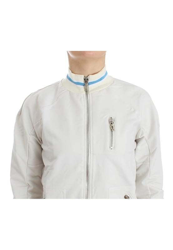 Marca: John Galliano  
Tipo: Cárdigan con cremallera  
Material: 95% algodón 5% elastano  
Color: Blanco  
Cierre: Cremallera  
Diseño: Texto Galliano Motel en la parte posterior  
Género: Mujeres