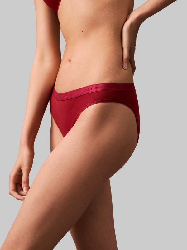 Calvin Klein Calvin Klein MODERN LOGO HOLIDAY Womens 3 Pack Bikinis Multicolouredl&gt;
Closure/Fastening: Pull-On
Item Weight: 0.11 KG
Clothing Fit: Regular
Single Or Multi Pack?: 3 Pack
Gift Boxed: No
Material Composition: 90% Cotton, 10% Elastane
Underwear Type: BikiniProduct Code: 000QD5243EQ11
Clothing Type: Underwear
Closure/Fastening: Pull-On
Item Weight: 0.11 KG
Clothing Fit: Regular
Single Or Multi Pack?: 3 Pack
Gift Boxed: No
Material Composition: 90% Cotton, 10% Elastane
Underwear Type: BikiniProduct Code: 000QD5243EQ11
Clothing Type: Underwear
Closure/Fastening: Pull-On
Item Weight: 0.11 KG
Clothing Fit: Regular
Single Or Multi Pack?: 3 Pack
Gift Boxed: No
Material Composition: 90% Cotton, 10% Elastane
Underwear Type: BikiniProduct Code: 000QD5243EQ11