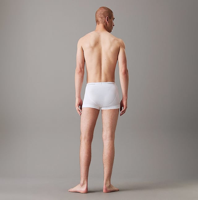 Calvin Klein Calvin Klein COTTON CLASSICS Mens 3 Pack Trunks Multicolouredl&gt;
Closure/Fastening: Pull-On
Item Weight: 0.11 KG
Clothing Fit: Regular
Single Or Multi Pack?: 3 Pack
Gift Boxed: No
Material Composition: 100% Cotton
Underwear Type: TrunksProduct Code: 000NB4002AMP1
Clothing Type: Underwear
Closure/Fastening: Pull-On
Item Weight: 0.11 KG
Clothing Fit: Regular
Single Or Multi Pack?: 3 Pack
Gift Boxed: No
Material Composition: 100% Cotton
Underwear Type: TrunksProduct Code: 000NB4002AMP1
Clothing Type: Underwear
Closure/Fastening: Pull-On
Item Weight: 0.11 KG
Clothing Fit: Regular
Single Or Multi Pack?: 3 Pack
Gift Boxed: No
Material Composition: 100% Cotton
Underwear Type: TrunksProduct Code: 000NB4002AMP1