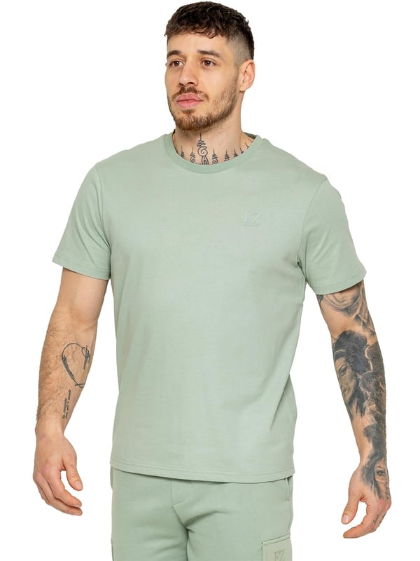 Enzo Mens T-Shirt Tracksuit Set With Shorts. Crew Neck Short Sleeve T-Shirt. Soft, Comfortable, Regular Fit Top. Features EZ Logo Printed On Chest. Paired With Enzo Cargo Shorts. Elasticated Waistband With Adjustable Drawstring. Features 2 Side Pockets and 2 Cargo Pockets.