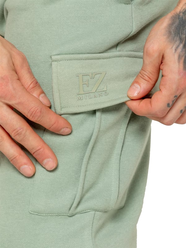 Enzo Mens T-Shirt Tracksuit Set With Shorts. Crew Neck Short Sleeve T-Shirt. Soft, Comfortable, Regular Fit Top. Features EZ Logo Printed On Chest. Paired With Enzo Cargo Shorts. Elasticated Waistband With Adjustable Drawstring. Features 2 Side Pockets and 2 Cargo Pockets.