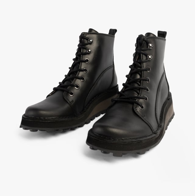 Fly London HAZI147FLY Womens Boots Black Upper Material: LeatherLining Material: MicrofibreSole Material: RubberClosure/Fastening: Lace-UpFeatures: Comfort,BreathableHeel Type: BlockToe Shape: RoundShoe Width: RegularItem Weight: 0.45 KGHeel Height: Medium (5-7.4cm)Shoe Shaft Height: AnkleBoot Style: Ankle BootsGift Boxed: NoProduct Code: P211147001