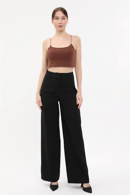 Die sorgfältig gestaltete Openwear-Kollektion von Homestore wurde entwickelt, um Ihren modernen und eleganten Stil bestmöglich zu unterstreichen. Unsere Produkte verbinden Raffinesse mit Komfort und bestehen aus hochwertigen Stoffen, die sich ideal für den Alltag oder besondere Anlässe eignen. Mit ihrer atmungsaktiven und leichten Struktur sind diese Designs für jede Jahreszeit geeignet und bieten vielseitige Styling-Möglichkeiten, wodurch sie zu einem unverzichtbaren Bestandteil Ihrer Garderobe werden.

Homestore verleiht der Modewelt mit seiner Liebe zum Detail und zeitlosen Designs eine einzigartige Note. Unsere Produkte sind mit eleganten Schnitten, modernen Linien und Langlebigkeit gefertigt, um den Stil jeder Frau perfekt zu ergänzen. Von klassisch bis modern bieten diese Stücke Komfort und Ästhetik in einem.