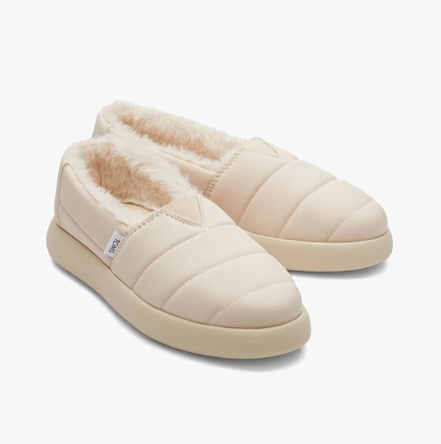 TOMS ALPARGATA MALLOW Womens Trainers Beige

 Upper Material: Ripstop

Lining Material: Faux Fur

Sole Material: Synthetic

Closure/Fastening: Slip-On

Features: Comfort,Vegan

Toe Shape: Round

Shoe Width: Relaxed

Item Weight: 1 KG

Heel Height: Flat (Under 2.5cm)

Shoe Shaft Height: Low Top

Trainer Style: Casual

Gift Boxed: No
Product Code: 10018956