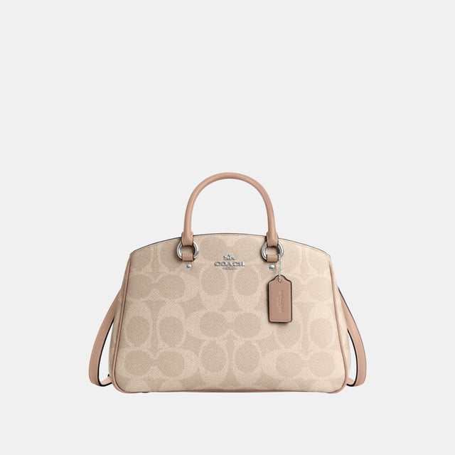 Savannah Carryall in Maxi Signature Canvas, Four protective feet at base, Inside multifunction pocket
 Center zip compartment,  Length: 35.50 cm,  Width: 12.50 cm,  Height: 22.50 cm