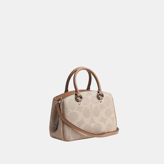 Savannah Small Carryall in Maxi Signature Canvas, Four protective feet at base, Inside multifunction pocket
 Center zip compartment,  Length: 28.50 cm,  Width: 10.00 cm,  Height: 18.00 cm