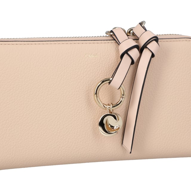 size
W19cm×H9.5cm×D2cm

Material: Grained calfskin and shiny calfskinMeasurments:  width: 20 mm length: 190 mm height: 95 mm
