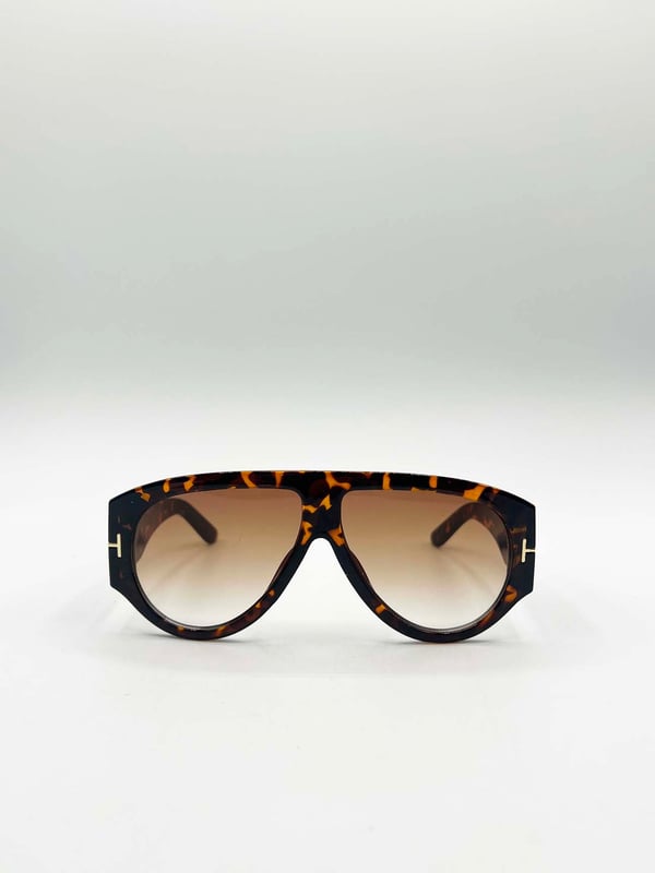 Frame Colour: Tortoiseshell
Lens Colour: Tea
Material: PC Lens PC Frame
One Size
SKU: SG2502905
UV 400 PROTECTION 
LENS FILTER CATEGORY 3