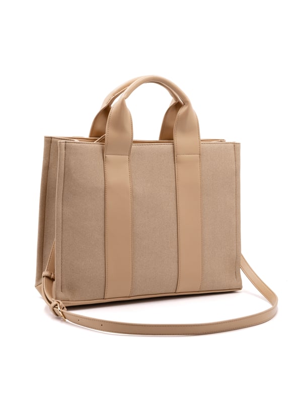 Bolso bandolera para mujer. El cierre es con cremallera. Los bolsillos internos son dos con cremallera y dos abiertos. Los bolsillos externos están ausentes. La bandolera es ajustable y extraíble en piel. El mango es de cuero. Hay un compartimento interno. El material externo es 100%PU. Internamente es 100% Poliéster. Medidas: 37x29x13 cm. Producto de moda