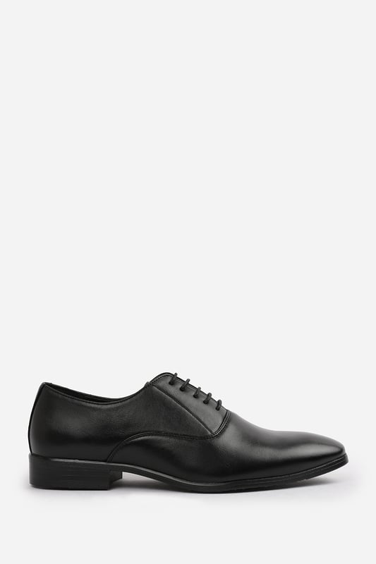 Enhance your formal footwear collection with these  Michael oxford lace up work dress shoes . Designed with sophistication and comfort in mind, these shoes are the perfect choice for formal occasions, business meetings, or evening events. 
Key Features: 
 Chic Design: The lace up offers a distinctive and stylish look, setting these shoes apart from conventional formal footwear. The smooth leather finish and clean lines create a polished and sophisticated appearance. 
   Durable Construction: Made with high-quality PU material, these shoes are built to last. The sturdy outsole ensures reliable wear, while the precise stitching adds durability and refinement to the overall design. 
   Comfortable Fit: Designed for all-day wear, these shoes feature a padded insole that provides excellent cushioning. The slip-resistant outsole ensures stability and comfort, making them ideal for long hours of wear. 
Specifications 
Material: Premium-quality faux leather 
Closure: Lace up. 
Outsole: Durable and slip-resistant 
Elevate your formal attire with these Nick oxford lace up work dress shoes. Combining style, durability, and comfort, they are an essential addition to any wardrobe. Perfect for professionals and fashion-forward individuals alike!