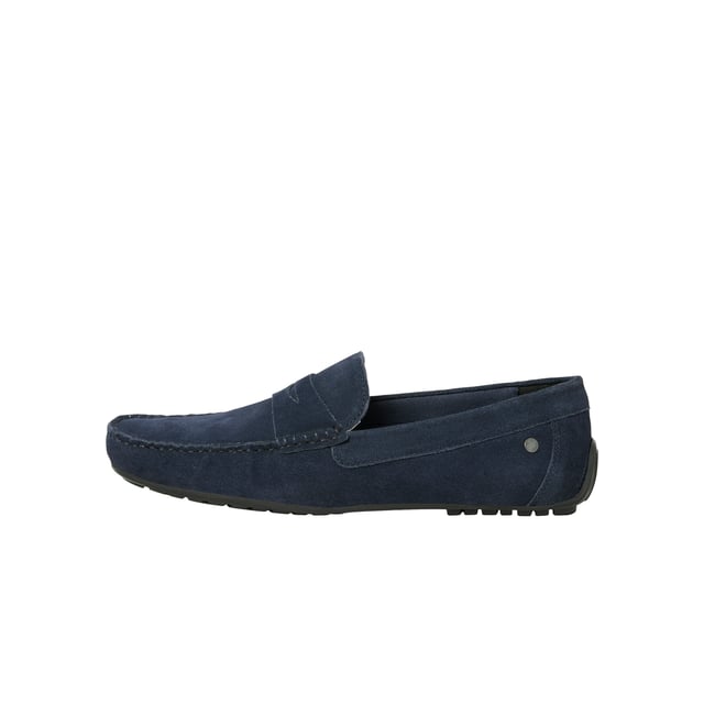 The men's footwear you need for the season. Whatever you're up to this summer Jack & Jones will ensure that you will always land on your feet with style.