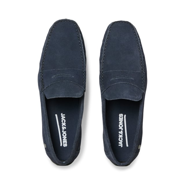 The men's footwear you need for the season. Whatever you're up to this summer Jack & Jones will ensure that you will always land on your feet with style.