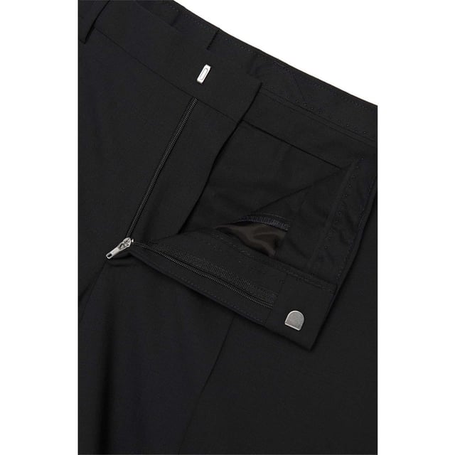 Men's Boss Gibson Trousers. Elevate your formal ensemble with these Gibson Suit Trousers from Hugo Boss. Realised in Italian wool, these trousers are the perfect addition to any suit. Then crafted to a slim fit and soft inner lining, making this piece an absolute classic. You definitely do not want to miss out on these. Main: 100% wool. Lining: 100% cotton. Dry clean only. Ref: 50253454001.