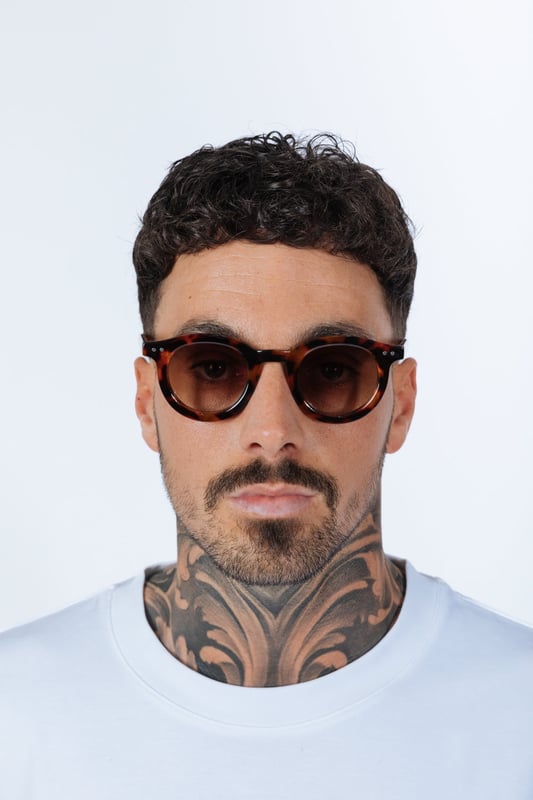 Frame Colour: Gold
Lense Colour: Blue
Material: PC Lens PC Frame
One Size
SKU: SG2501620
UV 400 PROTECTION 
LENS FILTER CATEGORY 2