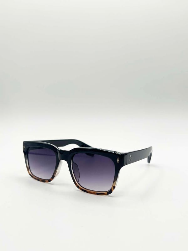 Frame Colour: Green Lens Colour: Grey. Material: AC Lens PC Frame. One Size. SKU: SG2502302. UV 400 PROTECTION. LENS FILTER CATEGORY 3