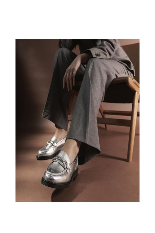 Complete your wardrobe with Estephe, the classically designed loafer. Featuring a timeless snaffle trim, complemented by an almond toe for a feminine feel. Complete with a leather sock for ultimate comfort.