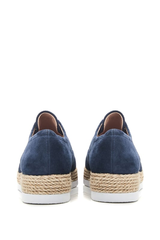 Meet Felicie, the fashion forward slip trainer style espadrille. Featuring rope detail and Moda eyelets, Felicie doesn't compromise on comfort with an arch support sock to ensure you feel as good as you look.