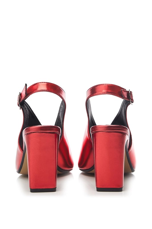 Arrive in style with Christiie, the sling back peep toe shoe with added embellishments. This heel features a buckle fastening for a secure fastening whilst the padded sock and leather lining ensure a comfortable wear. Matching clutch bag available.
