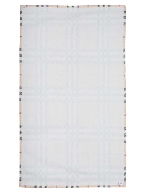 100% algodón; Toalla Burberry;  Modelo: 8074219;  Mano de obra de alta calidad;  100% algodón;  Dimensiones (cm): 165 x 100
