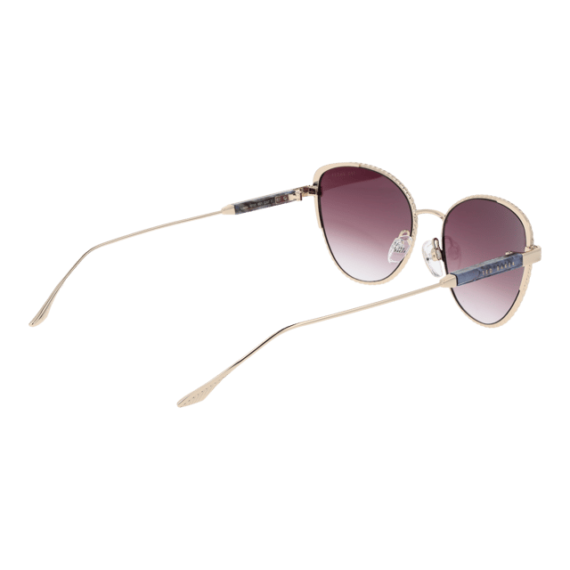 Género: Mujer
Color principal: Oro
Color del marco: Oro
Material del marco: Metal
Color de lentes: Rosado
Material de lentes: Plástico
Categoría de filtro: 3
Efecto de lentes: Gradiente
Protección: 100% UVA & UVB
Tamaño: 54-17-135
Ancho de las lentes: 54
Altura de las lentes: 45
Ancho del puente: 17
Ancho del marco: 135
Longitud de las templos: 135
Estilo: Ojos de gato
Estilo de llanta: Llanta completa
Bisagra de resorte: No
Extra: Sin extra
El envío incluye: Estuche originalsa de gafas original, documentación, paño de limpieza
Country: China