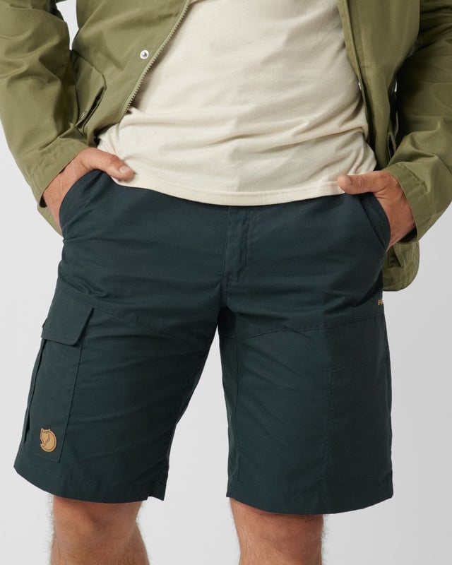 Men’s Karl Pro Shorts M
Durable shorts made from durable G-1000 Silent in recycled polyester and organic cotton. Technical cut with a pre-shaped seat and lots of practical pockets for things you want close at hand. Spacious leg pockets. A well-fitting outdoor favourite for summer’s casual outdoor life at the cabin, in the forest or on the mountain.

Durable G-1000 Silent in recycled polyester and organic cotton.
One leg pocket with a zipper, one with buttons.
Little pocket for a multitool.
Hand pockets and back pockets with flaps.
Adaptable with Greenland Wax, Durable, Quick-drying, Ventilation, Water resistant
Contains non-textile elements of animal origin.

Additional care instructions

40°C normal process
do not dry clean
do not tumble dry
do not bleach
iron 1 dot - Max 110°C
wash with similar colors, do not use fabric softener

Composition material

G-1000® Silent: 65% polyester (recycled), 35% cotton (organic)

Regular Fit
F87224