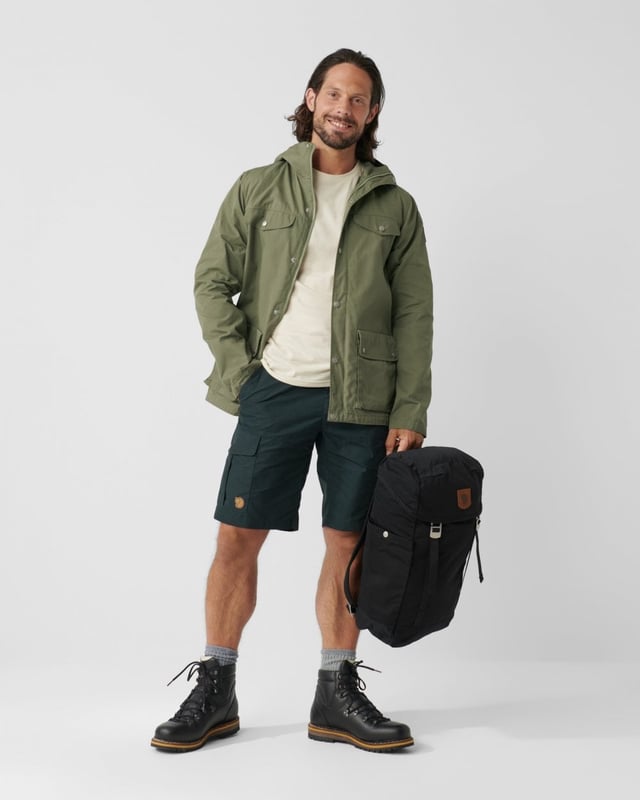 Men’s Karl Pro Shorts M
Durable shorts made from durable G-1000 Silent in recycled polyester and organic cotton. Technical cut with a pre-shaped seat and lots of practical pockets for things you want close at hand. Spacious leg pockets. A well-fitting outdoor favourite for summer’s casual outdoor life at the cabin, in the forest or on the mountain.

Durable G-1000 Silent in recycled polyester and organic cotton.
One leg pocket with a zipper, one with buttons.
Little pocket for a multitool.
Hand pockets and back pockets with flaps.
Adaptable with Greenland Wax, Durable, Quick-drying, Ventilation, Water resistant
Contains non-textile elements of animal origin.

Additional care instructions

40°C normal process
do not dry clean
do not tumble dry
do not bleach
iron 1 dot - Max 110°C
wash with similar colors, do not use fabric softener

Composition material

G-1000® Silent: 65% polyester (recycled), 35% cotton (organic)

Regular Fit
F87224