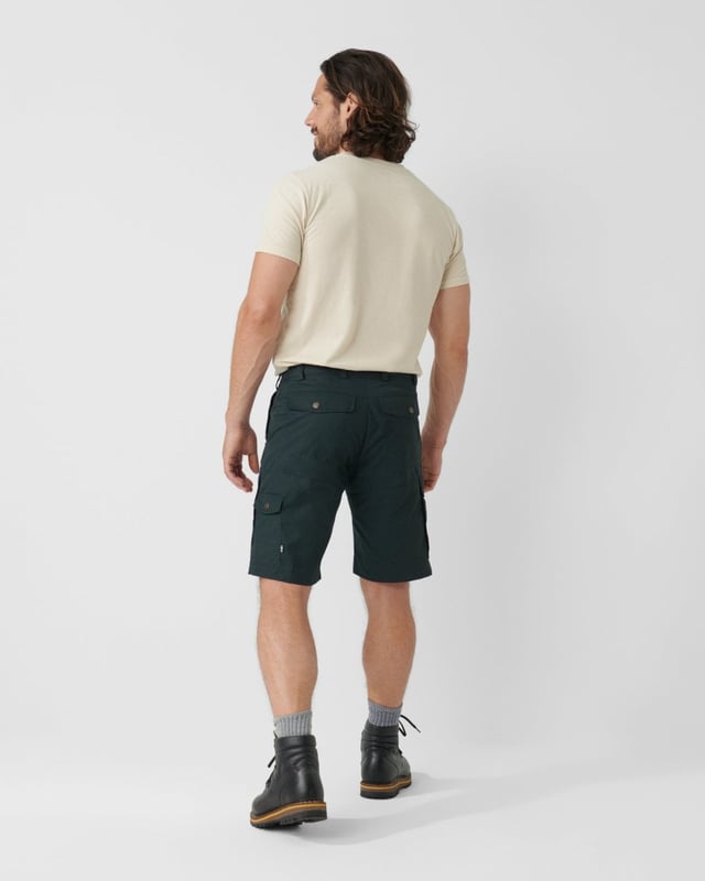 Men’s Karl Pro Shorts M
Durable shorts made from durable G-1000 Silent in recycled polyester and organic cotton. Technical cut with a pre-shaped seat and lots of practical pockets for things you want close at hand. Spacious leg pockets. A well-fitting outdoor favourite for summer’s casual outdoor life at the cabin, in the forest or on the mountain.

Durable G-1000 Silent in recycled polyester and organic cotton.
One leg pocket with a zipper, one with buttons.
Little pocket for a multitool.
Hand pockets and back pockets with flaps.
Adaptable with Greenland Wax, Durable, Quick-drying, Ventilation, Water resistant
Contains non-textile elements of animal origin.

Additional care instructions

40°C normal process
do not dry clean
do not tumble dry
do not bleach
iron 1 dot - Max 110°C
wash with similar colors, do not use fabric softener

Composition material

G-1000® Silent: 65% polyester (recycled), 35% cotton (organic)

Regular Fit
F87224