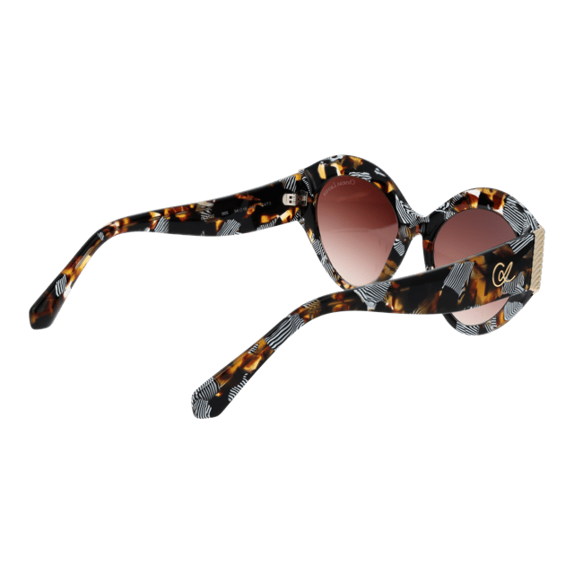 Gender: Women
Main color: Multicolor
Frame color: Multicolor
Frame material: Acetate
Lenses color: Brown
Lenses material: Plastic
Filter category: 3
Lenses effect: Gradient
Protection: 100% UVA & UVB
Size: 54-18-140
Lenses width: 54
Lenses height: 45
Bridge width: 18
Frame width: 140
Temples length: 140
Style: Cat Eye
Rim style: Full-Rim
Spring hinge: No
Extra: No extra
Shipment includes: Branded case
Country: China