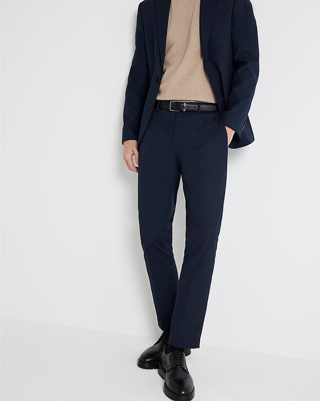 Stretch skinny fit, Hook and zip fastening, Front slip pockets, Back welted pockets, Belt loops, Made with at least 30% recycled polyester