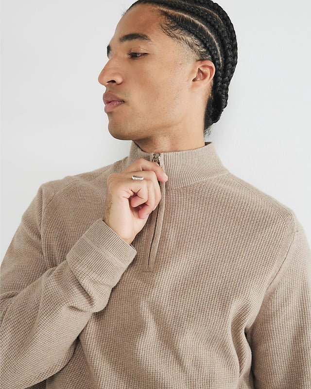 Slim fit, Waffle knitted fabric, Collared, Long sleeves, Half zip fastening