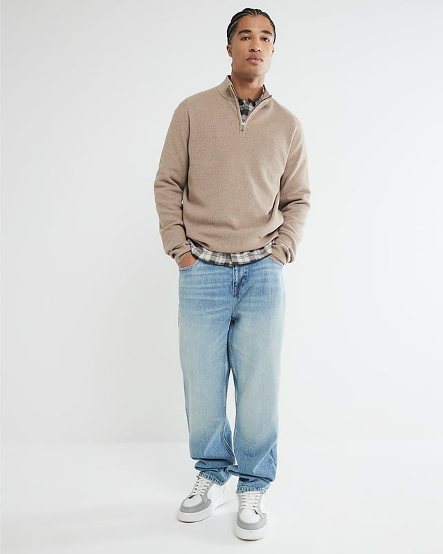 Slim fit, Waffle knitted fabric, Collared, Long sleeves, Half zip fastening