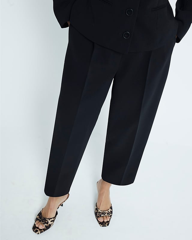 Button & zip fastening, Belt loops, Barrel leg, Petite collection