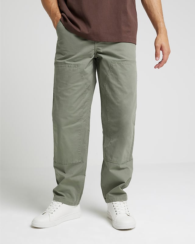 Regular fit, Patch detail, Pockets, Belt loops, Button and zip fastening