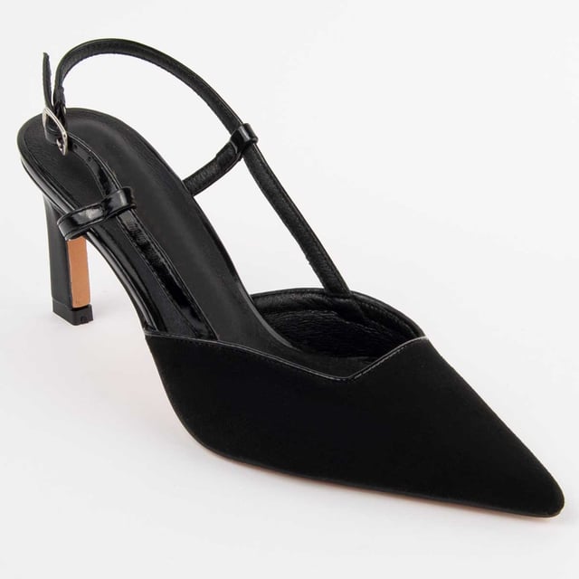 Zapato de tacón para mujer. Plantilla de piel 100% natural. Calce cómodo. Fabricado por otras marcas para nuestra marca. Medidas aproximadas: 6 cm de tacón.