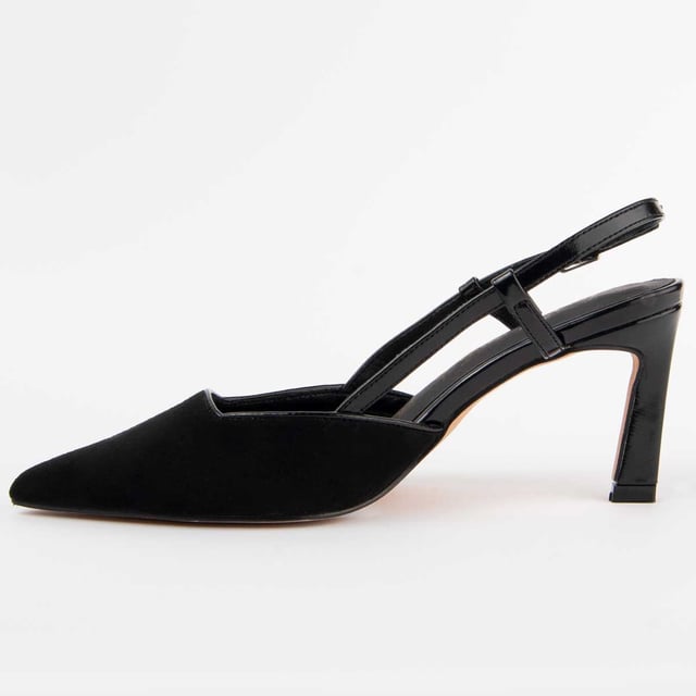 Zapato de tacón para mujer. Plantilla de piel 100% natural. Calce cómodo. Fabricado por otras marcas para nuestra marca. Medidas aproximadas: 6 cm de tacón.
